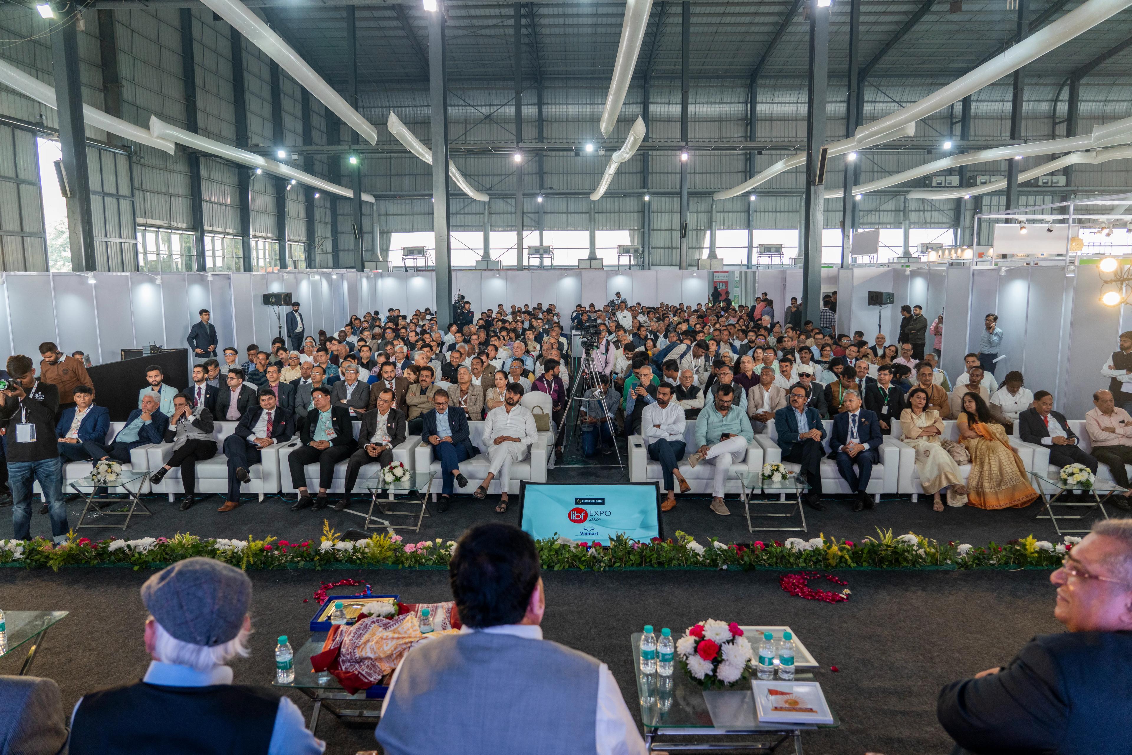 Dynamic Exhibit Showcases